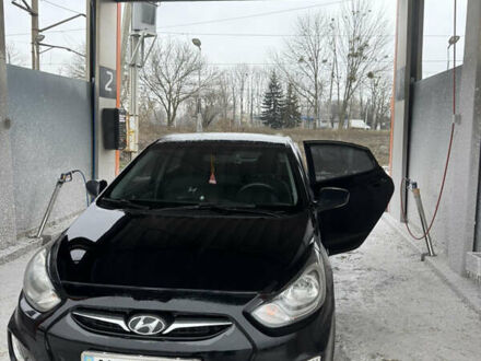 Черный Хендай Акцент, объемом двигателя 1.4 л и пробегом 162 тыс. км за 7600 $, фото 1 на Automoto.ua