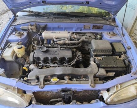 Фиолетовый Хендай Акцент, объемом двигателя 1.3 л и пробегом 315 тыс. км за 1000 $, фото 6 на Automoto.ua