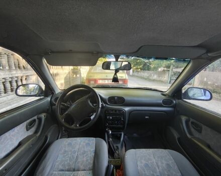 Фиолетовый Хендай Акцент, объемом двигателя 1.3 л и пробегом 315 тыс. км за 1000 $, фото 4 на Automoto.ua