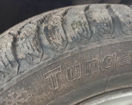 Фиолетовый Хендай Акцент, объемом двигателя 1.5 л и пробегом 355 тыс. км за 1350 $, фото 9 на Automoto.ua