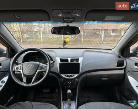 Фиолетовый Хендай Акцент, объемом двигателя 1.6 л и пробегом 129 тыс. км за 9200 $, фото 6 на Automoto.ua