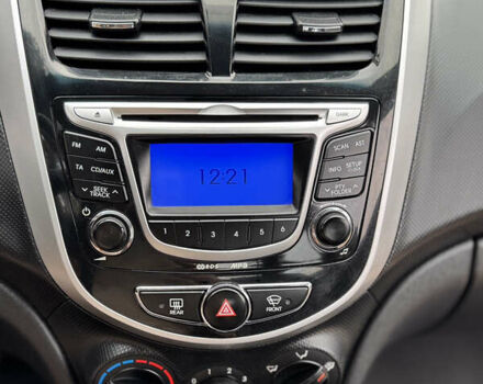 Фиолетовый Хендай Акцент, объемом двигателя 1.4 л и пробегом 145 тыс. км за 7000 $, фото 23 на Automoto.ua