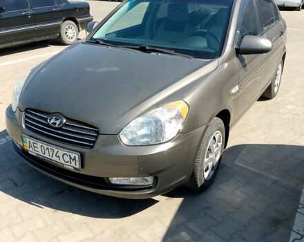 Коричневый Хендай Акцент, объемом двигателя 1.4 л и пробегом 100 тыс. км за 5499 $, фото 4 на Automoto.ua