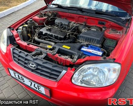 Червоний Хендай Акцент, об'ємом двигуна 1.6 л та пробігом 160 тис. км за 2000 $, фото 9 на Automoto.ua