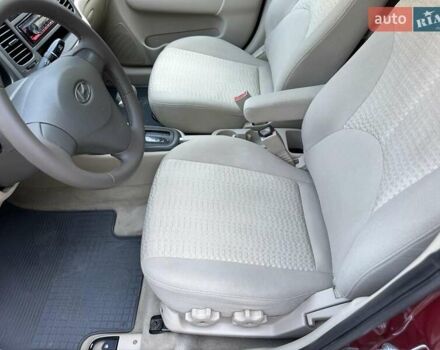 Червоний Хендай Акцент, об'ємом двигуна 1.4 л та пробігом 129 тис. км за 5990 $, фото 17 на Automoto.ua