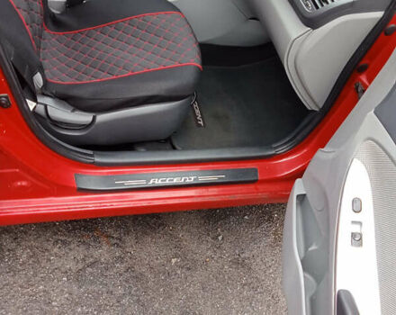 Червоний Хендай Акцент, об'ємом двигуна 1.6 л та пробігом 180 тис. км за 6500 $, фото 13 на Automoto.ua