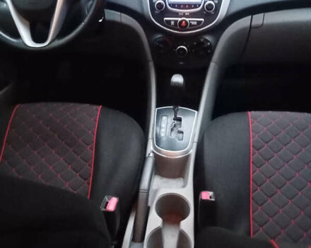 Червоний Хендай Акцент, об'ємом двигуна 1.6 л та пробігом 180 тис. км за 6500 $, фото 5 на Automoto.ua