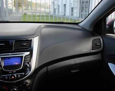 Красный Хендай Акцент, объемом двигателя 1.4 л и пробегом 160 тыс. км за 7600 $, фото 12 на Automoto.ua