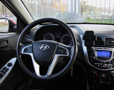 Красный Хендай Акцент, объемом двигателя 1.4 л и пробегом 160 тыс. км за 7600 $, фото 10 на Automoto.ua