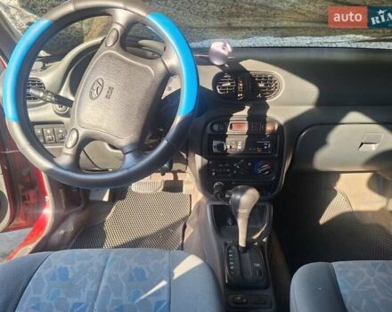 Красный Хендай Акцент, объемом двигателя 1.5 л и пробегом 294 тыс. км за 2700 $, фото 3 на Automoto.ua