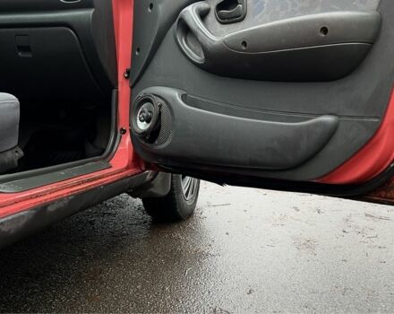 Красный Хендай Акцент, объемом двигателя 1.3 л и пробегом 300 тыс. км за 1200 $, фото 7 на Automoto.ua