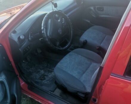 Красный Хендай Акцент, объемом двигателя 1.5 л и пробегом 230 тыс. км за 2079 $, фото 4 на Automoto.ua