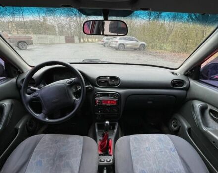 Красный Хендай Акцент, объемом двигателя 1.3 л и пробегом 300 тыс. км за 1200 $, фото 13 на Automoto.ua