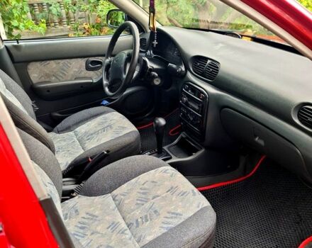 Красный Хендай Акцент, объемом двигателя 1.6 л и пробегом 0 тыс. км за 2200 $, фото 4 на Automoto.ua