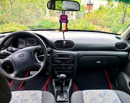 Красный Хендай Акцент, объемом двигателя 1.6 л и пробегом 0 тыс. км за 2200 $, фото 2 на Automoto.ua