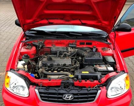 Красный Хендай Акцент, объемом двигателя 1.5 л и пробегом 330 тыс. км за 3200 $, фото 10 на Automoto.ua