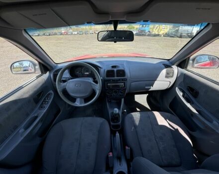 Червоний Хендай Акцент, об'ємом двигуна 1.6 л та пробігом 161 тис. км за 1700 $, фото 12 на Automoto.ua