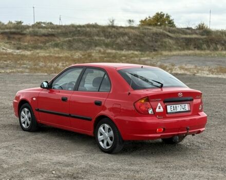 Червоний Хендай Акцент, об'ємом двигуна 1.6 л та пробігом 161 тис. км за 1700 $, фото 4 на Automoto.ua