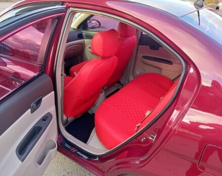 Красный Хендай Акцент, объемом двигателя 1.6 л и пробегом 255 тыс. км за 5600 $, фото 16 на Automoto.ua