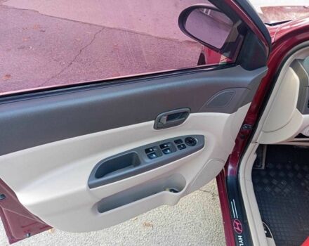 Красный Хендай Акцент, объемом двигателя 1.6 л и пробегом 255 тыс. км за 5600 $, фото 15 на Automoto.ua