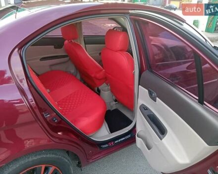 Красный Хендай Акцент, объемом двигателя 1.6 л и пробегом 255 тыс. км за 5600 $, фото 12 на Automoto.ua