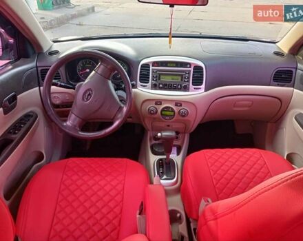 Красный Хендай Акцент, объемом двигателя 1.6 л и пробегом 255 тыс. км за 5600 $, фото 19 на Automoto.ua