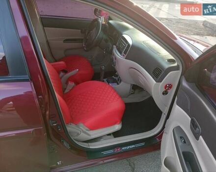 Красный Хендай Акцент, объемом двигателя 1.6 л и пробегом 255 тыс. км за 5600 $, фото 8 на Automoto.ua
