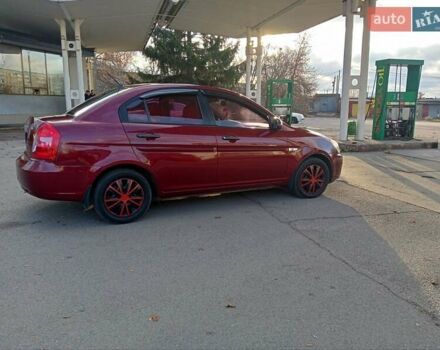 Красный Хендай Акцент, объемом двигателя 1.6 л и пробегом 255 тыс. км за 5600 $, фото 2 на Automoto.ua