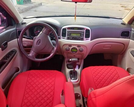 Красный Хендай Акцент, объемом двигателя 1.6 л и пробегом 255 тыс. км за 5600 $, фото 12 на Automoto.ua