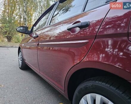 Хендай Акцент 2007 в Харькове на Automoto.ua Красный Хендай Акцент, объемом двигателя 1.4 л и пробегом 143 тыс. км за 4750 $, фото 7 на Automoto.ua