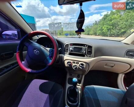 Красный Хендай Акцент, объемом двигателя 1.4 л и пробегом 258 тыс. км за 5200 $, фото 1 на Automoto.ua