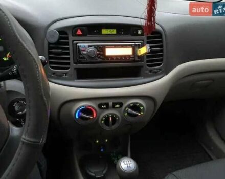 Хендай Акцент 2007 у Рівному на Automoto.ua Червоний Хендай Акцент, об'ємом двигуна 1.4 л та пробігом 335 тис. км за 5300 $, фото 10 на Automoto.ua