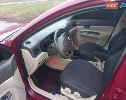 Красный Хендай Акцент, объемом двигателя 1.4 л и пробегом 200 тыс. км за 4100 $, фото 15 на Automoto.ua