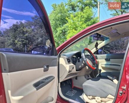 Красный Хендай Акцент, объемом двигателя 1.4 л и пробегом 258 тыс. км за 5200 $, фото 10 на Automoto.ua