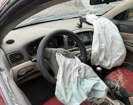 Красный Хендай Акцент, объемом двигателя 1.4 л и пробегом 186 тыс. км за 1500 $, фото 10 на Automoto.ua