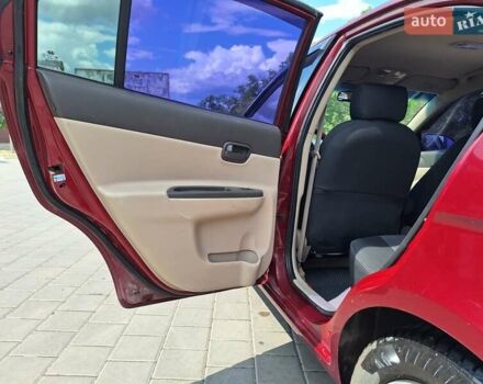 Красный Хендай Акцент, объемом двигателя 1.4 л и пробегом 258 тыс. км за 5200 $, фото 5 на Automoto.ua