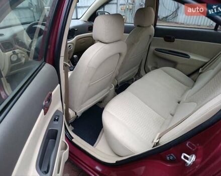 Красный Хендай Акцент, объемом двигателя 1.4 л и пробегом 156 тыс. км за 4700 $, фото 12 на Automoto.ua