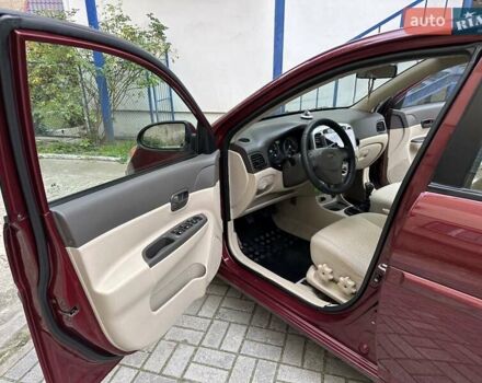 Красный Хендай Акцент, объемом двигателя 1.49 л и пробегом 165 тыс. км за 5650 $, фото 45 на Automoto.ua