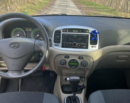 Червоний Хендай Акцент, об'ємом двигуна 1.6 л та пробігом 266 тис. км за 5500 $, фото 4 на Automoto.ua