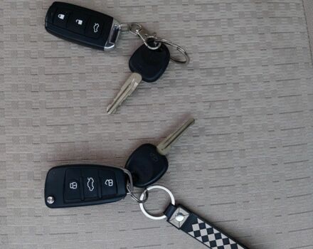 Красный Хендай Акцент, объемом двигателя 1.5 л и пробегом 250 тыс. км за 4450 $, фото 8 на Automoto.ua