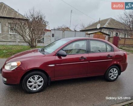 Красный Хендай Акцент, объемом двигателя 1.4 л и пробегом 237 тыс. км за 3900 $, фото 4 на Automoto.ua