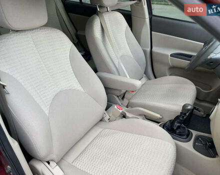 Красный Хендай Акцент, объемом двигателя 1.4 л и пробегом 185 тыс. км за 4800 $, фото 3 на Automoto.ua