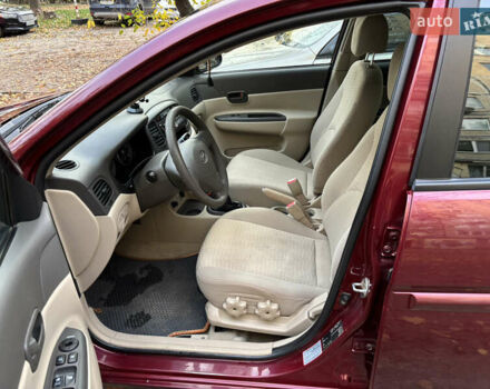 Красный Хендай Акцент, объемом двигателя 1.4 л и пробегом 200 тыс. км за 4750 $, фото 15 на Automoto.ua