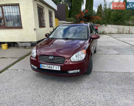 Красный Хендай Акцент, объемом двигателя 1.4 л и пробегом 185 тыс. км за 4800 $, фото 1 на Automoto.ua