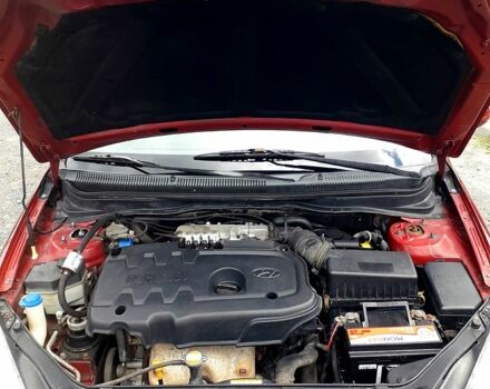 Червоний Хендай Акцент, об'ємом двигуна 1.4 л та пробігом 200 тис. км за 4500 $, фото 13 на Automoto.ua