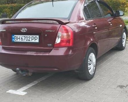 Красный Хендай Акцент, объемом двигателя 1.6 л и пробегом 212 тыс. км за 5700 $, фото 3 на Automoto.ua