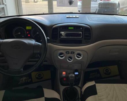 Красный Хендай Акцент, объемом двигателя 1.4 л и пробегом 233 тыс. км за 5000 $, фото 9 на Automoto.ua