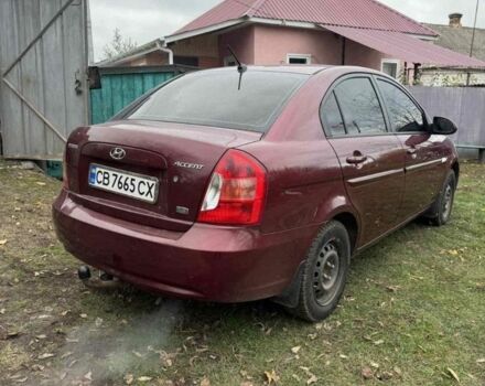 Красный Хендай Акцент, объемом двигателя 1.6 л и пробегом 218 тыс. км за 5100 $, фото 3 на Automoto.ua