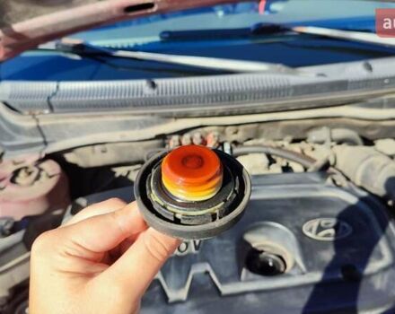 Красный Хендай Акцент, объемом двигателя 1.4 л и пробегом 325 тыс. км за 4000 $, фото 18 на Automoto.ua