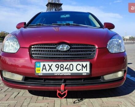Красный Хендай Акцент, объемом двигателя 1.4 л и пробегом 325 тыс. км за 4000 $, фото 1 на Automoto.ua
